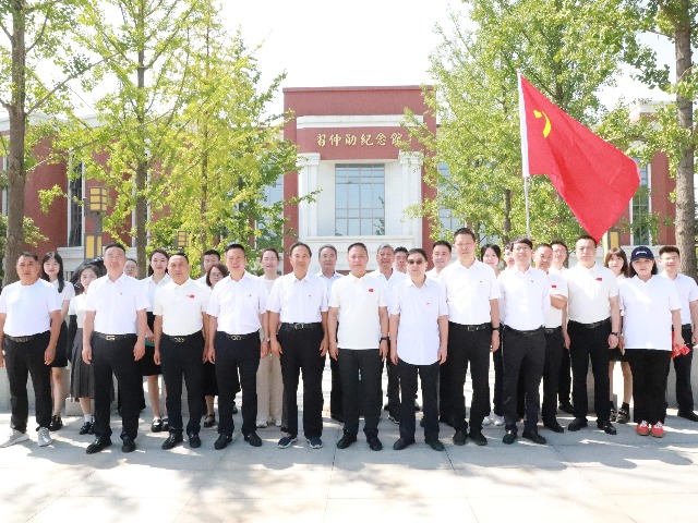 3913ab0225d4eba15c8540fdf5fc7dbe